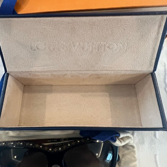 LOUIS VUITTON La Boum Canvas Sunglasses - Picture 8 of 11